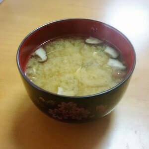 椎茸と卵の味噌汁
